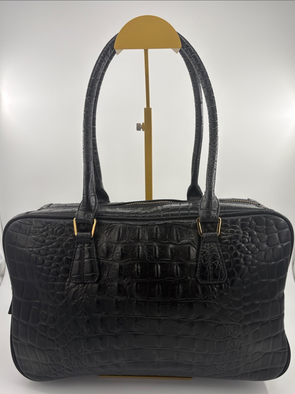 La Jiruma Vintage Black Croc-Embossed Women's Satchel with Gold Accents